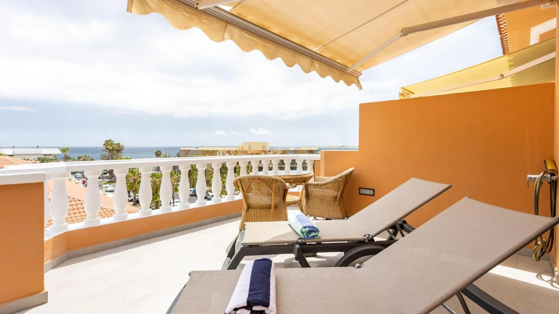 Attic Las Vistas Mit Wunderschoenem Meerblick Playa de las Americas