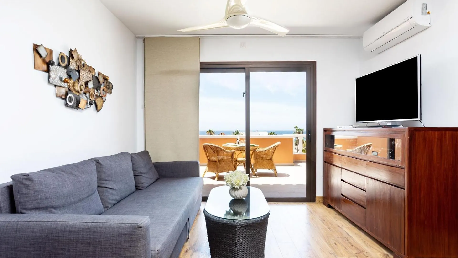 Attic Las Vistas Mit Wunderschoenem Meerblick Playa de las Americas  Spain